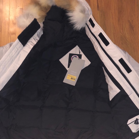 Canada goose parka - Picture 3 of 8